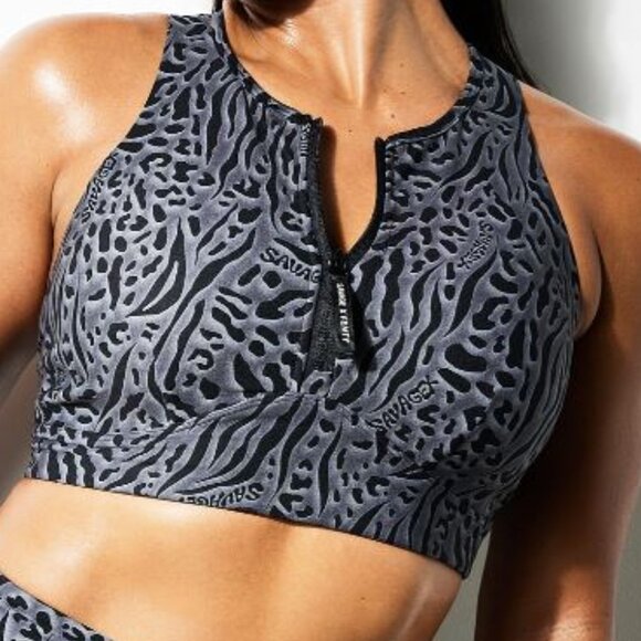 Savage X Fenty lock and lifted half-sip sports bra Size 1X (US 16-18) NWT - Picture 1 of 5